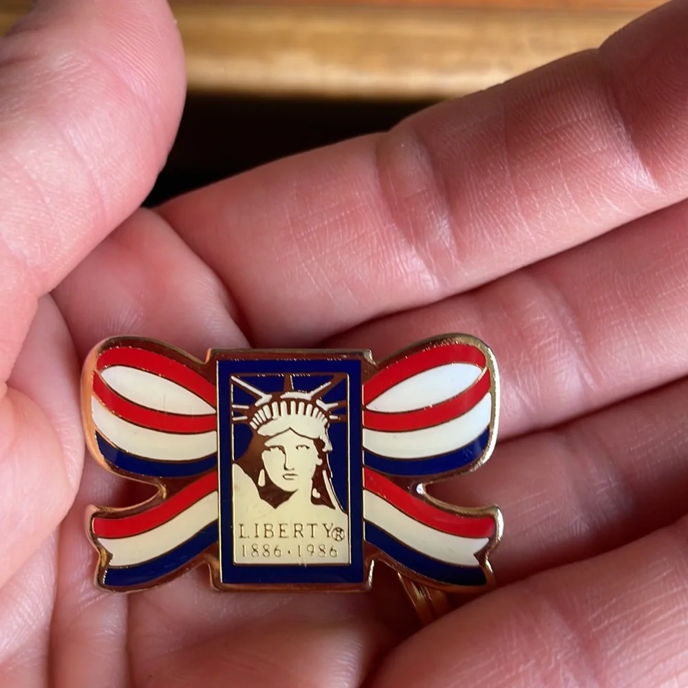 Liberty brooch red white and blue - Picture 6 of 6